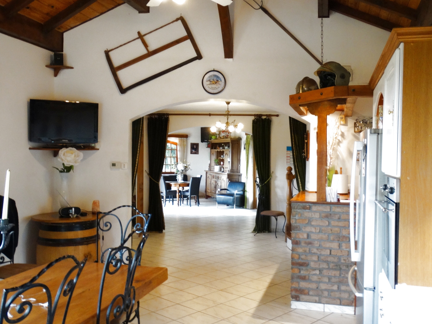 Locaux à vendre - 2 pièces - 200m2 - Taluyers (69440)