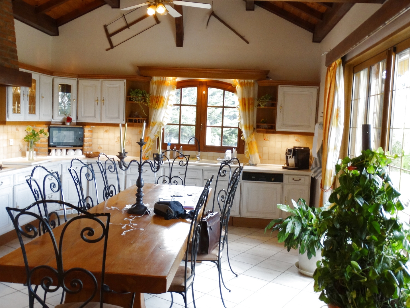 Locaux à vendre - 2 pièces - 200m2 - Taluyers (69440)