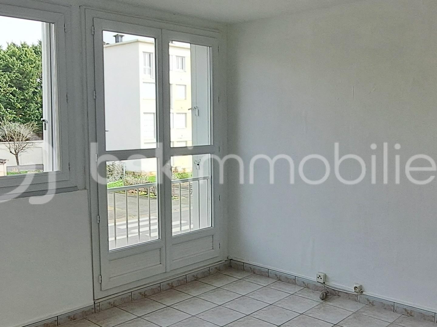 Appartement à vendre - 3 pièces - 58m2 - Saint-Cyr-Sur-Loire (37540)