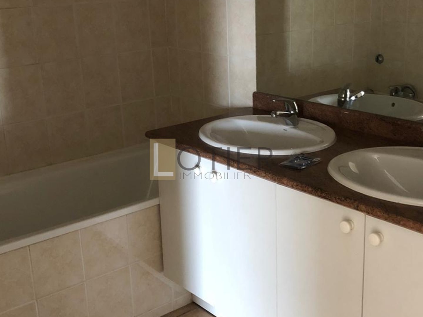 Appartement à vendre - 3 pièces - 61m2 - Villeneuve-Lès-Bé... (34500)