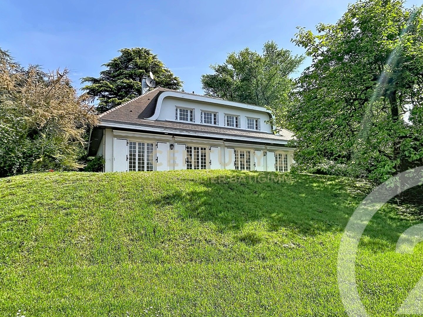 Maison 7 pièces 210 m²
