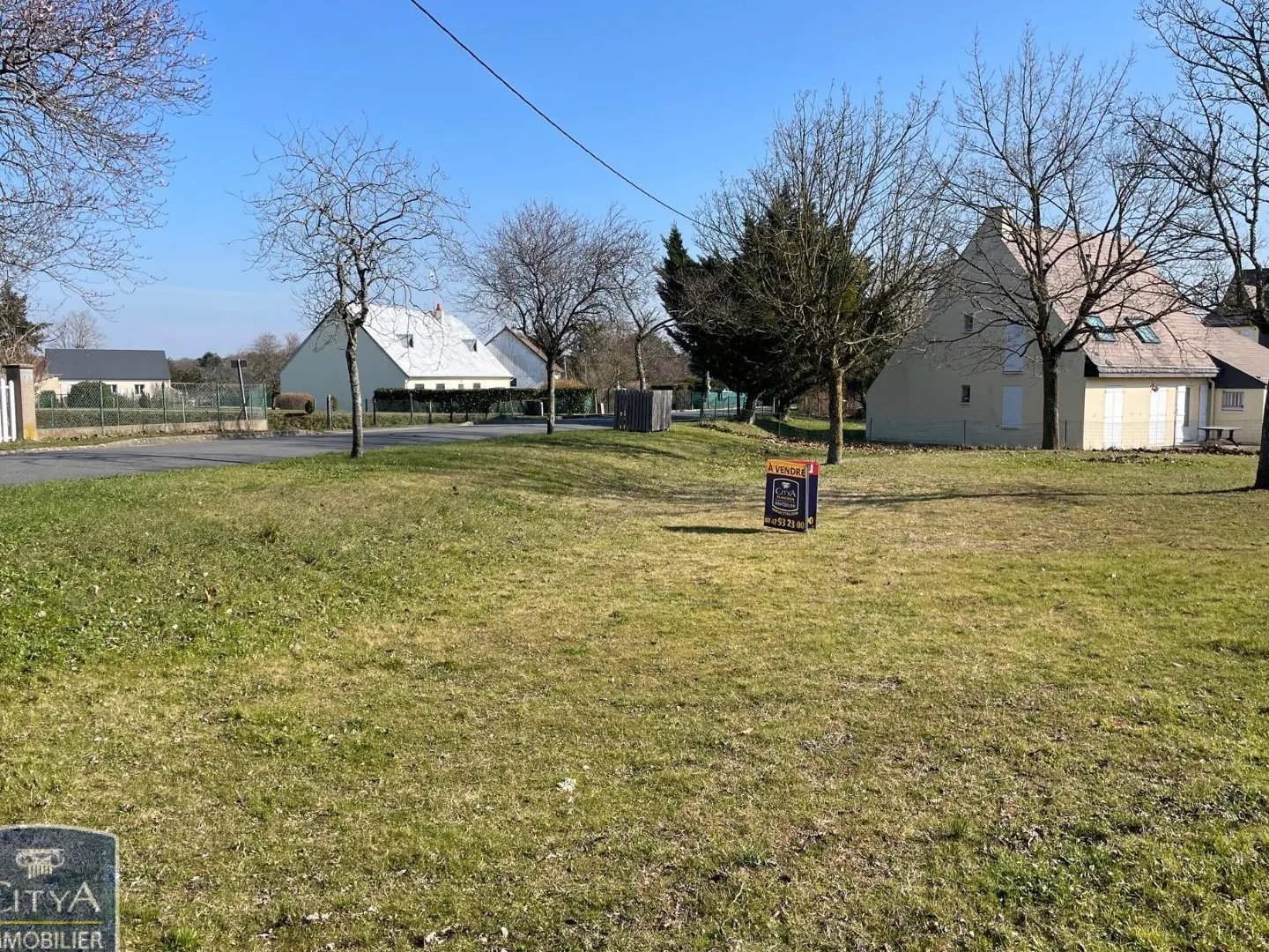 Terrain à vendre - 812m2 - Chinon (37500)
