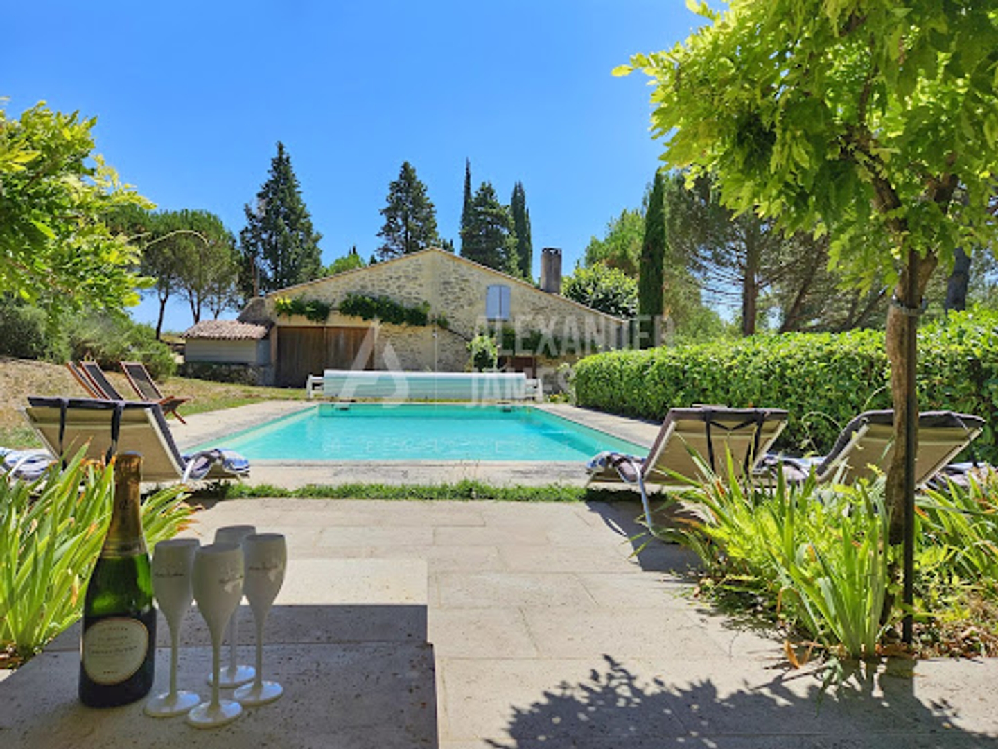 Maison à vendre - 15 pièces - 325m2 - Pellegrue (33790)