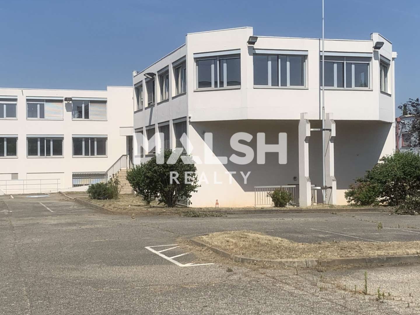 Bureaux - A vendre - CHASSIEU - A partir de 165 m²