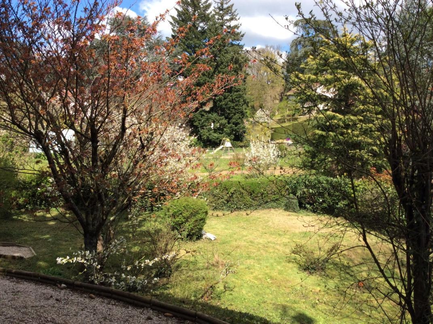 Vends maison - 250 m² - 6 pièces, 5 chambres - Crepieux La Pape 69140