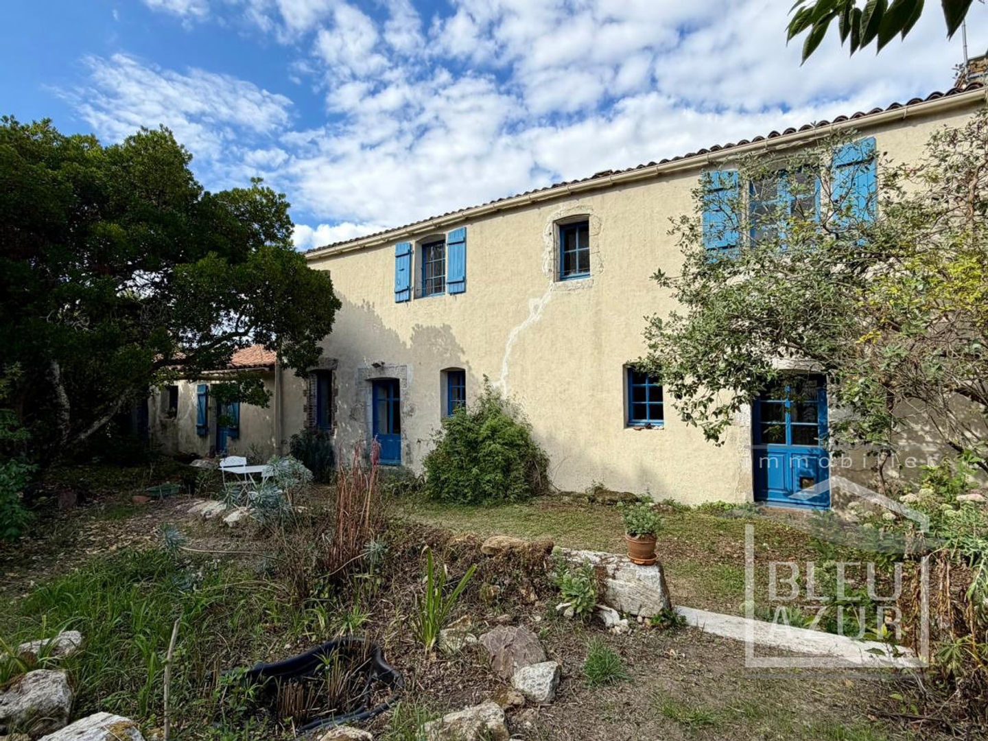 Ensemble immobilier comprenant 2 gîtes