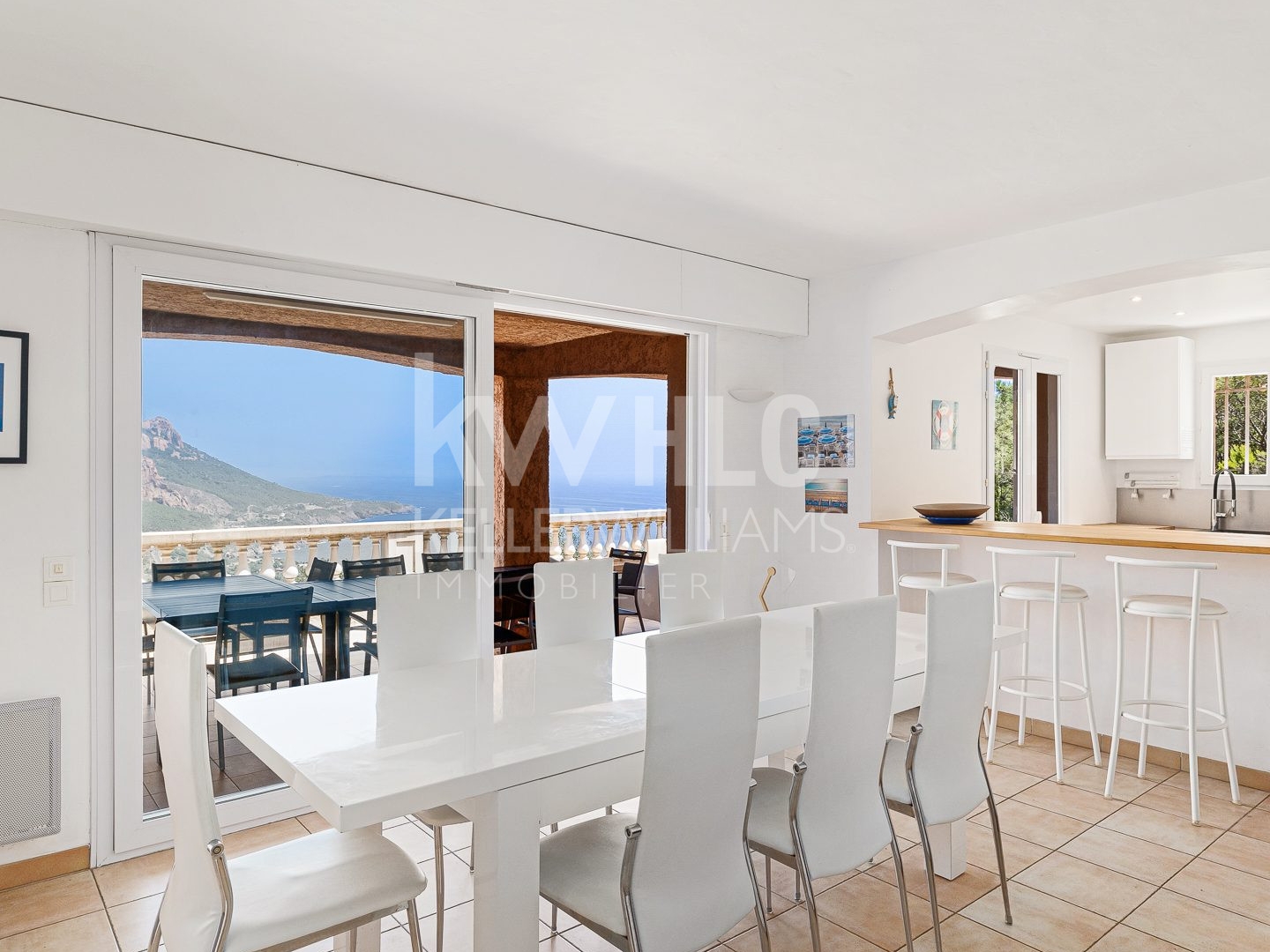 Immeuble à vendre - 9 pièces - 283m2 - Saint-Raphaël (83700)