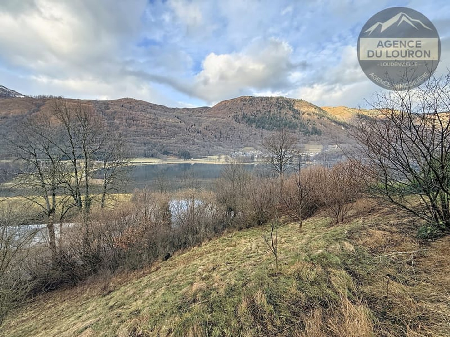 Loudenvielle : Terrain avec vue exceptionnelle sur le lac et le fond de la Vallée