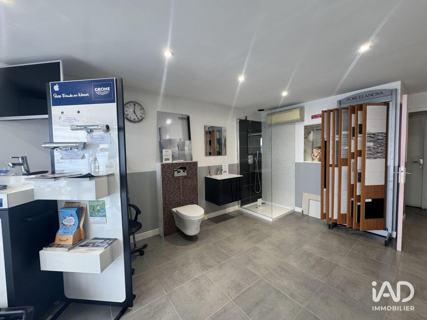 Immeuble commercial 50 m²