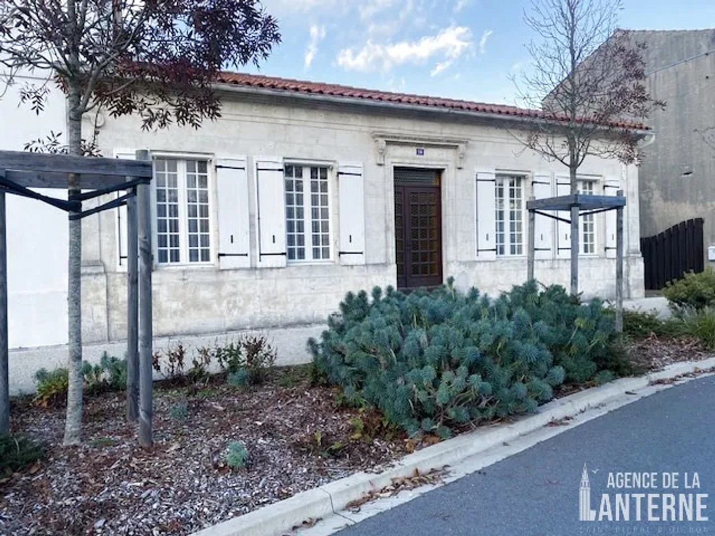 Maison à vendre - 6 pièces - 142m2 - Saint-Pierre-D'ol... (17310)