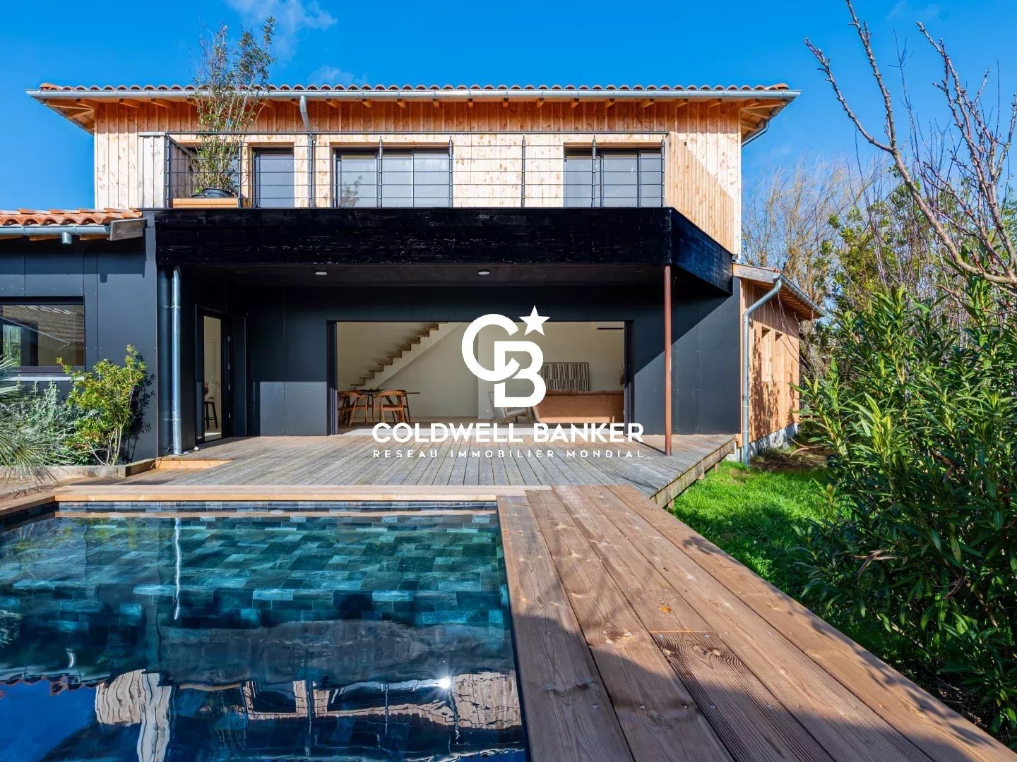 HYPER-CENTRE DE LA TESTE - VILLA NEUVE 200M² - 4 SUITES - PISCINE ET JARDIN PAYSAGER - GARAGE - FRAIS DE NOTAIRE RÉDUITS