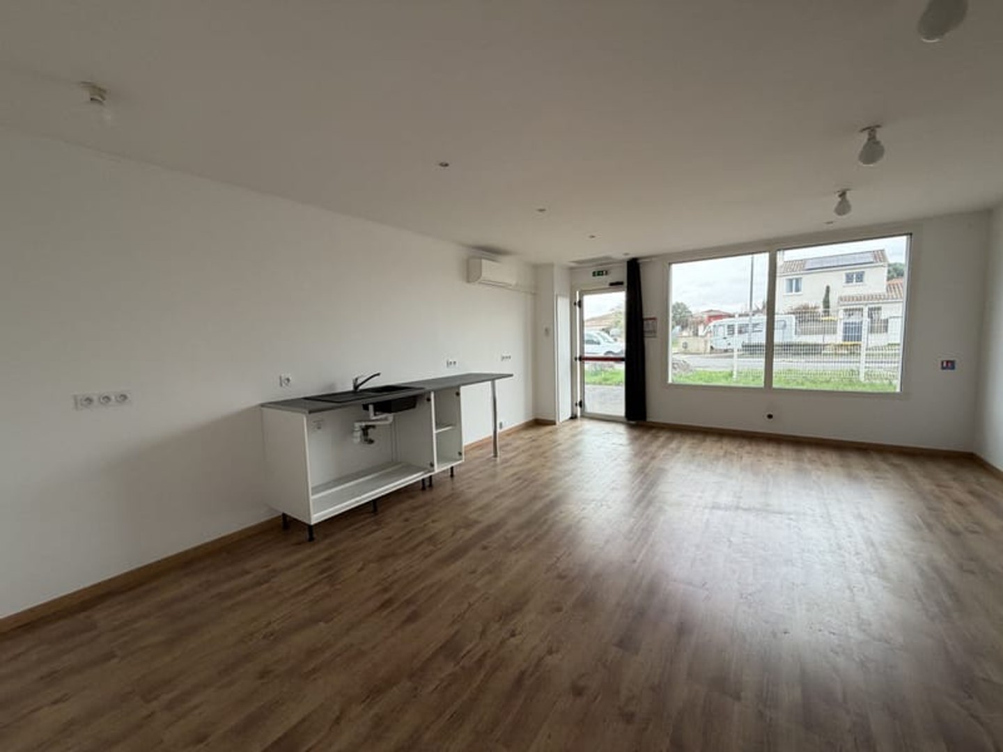 Local 65m2 en duplex - 2 pièces - Fonsorbes