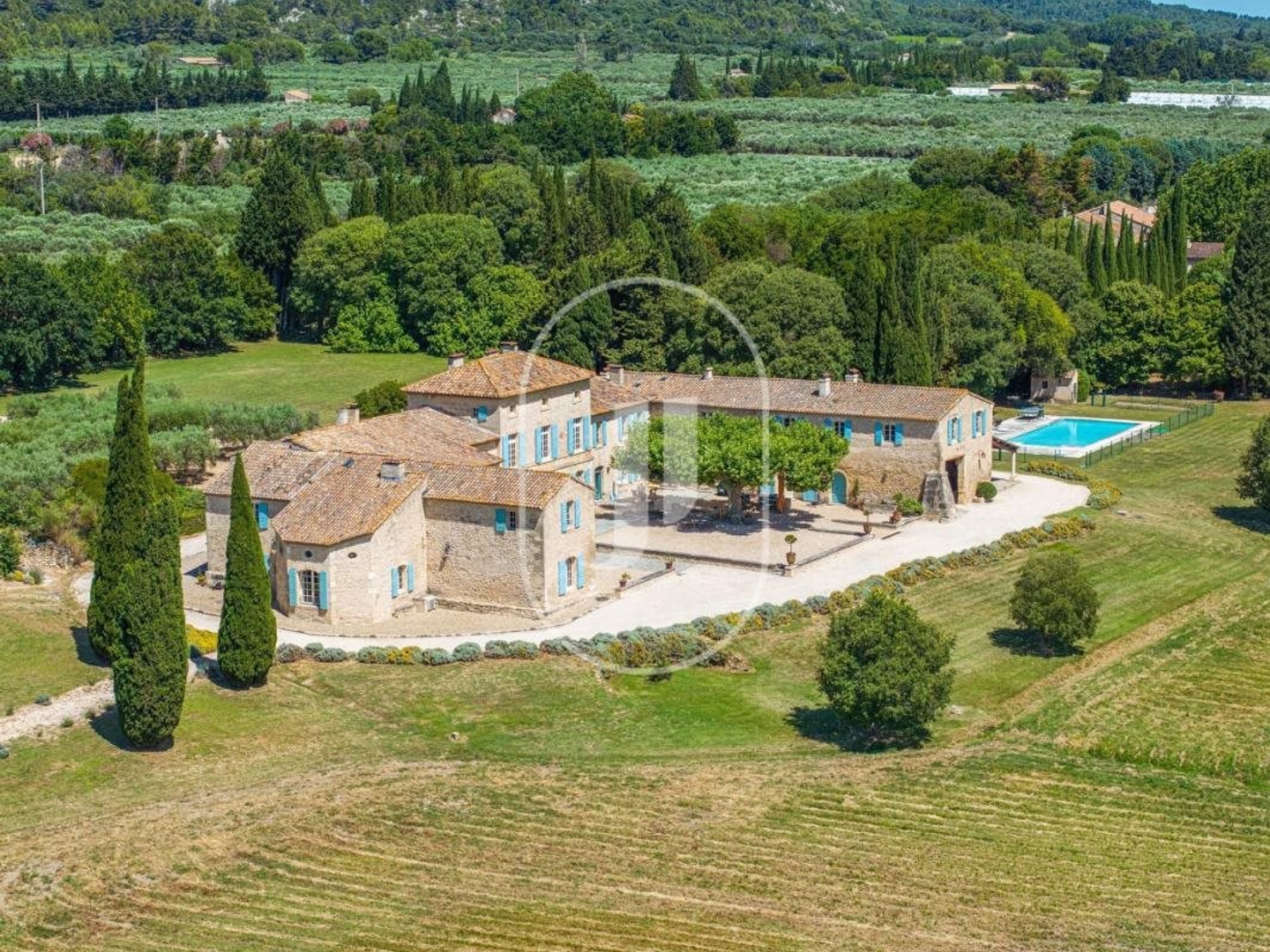 Maison à vendre - 25 pièces - 1500m2 - Fontvieille (13990)