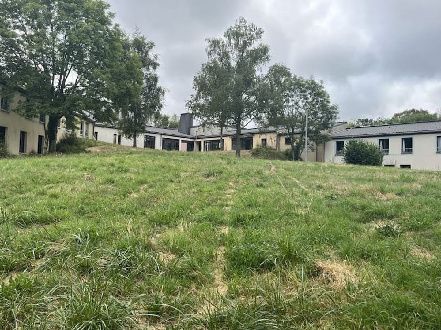 Maison 40 pièces 1500 m²