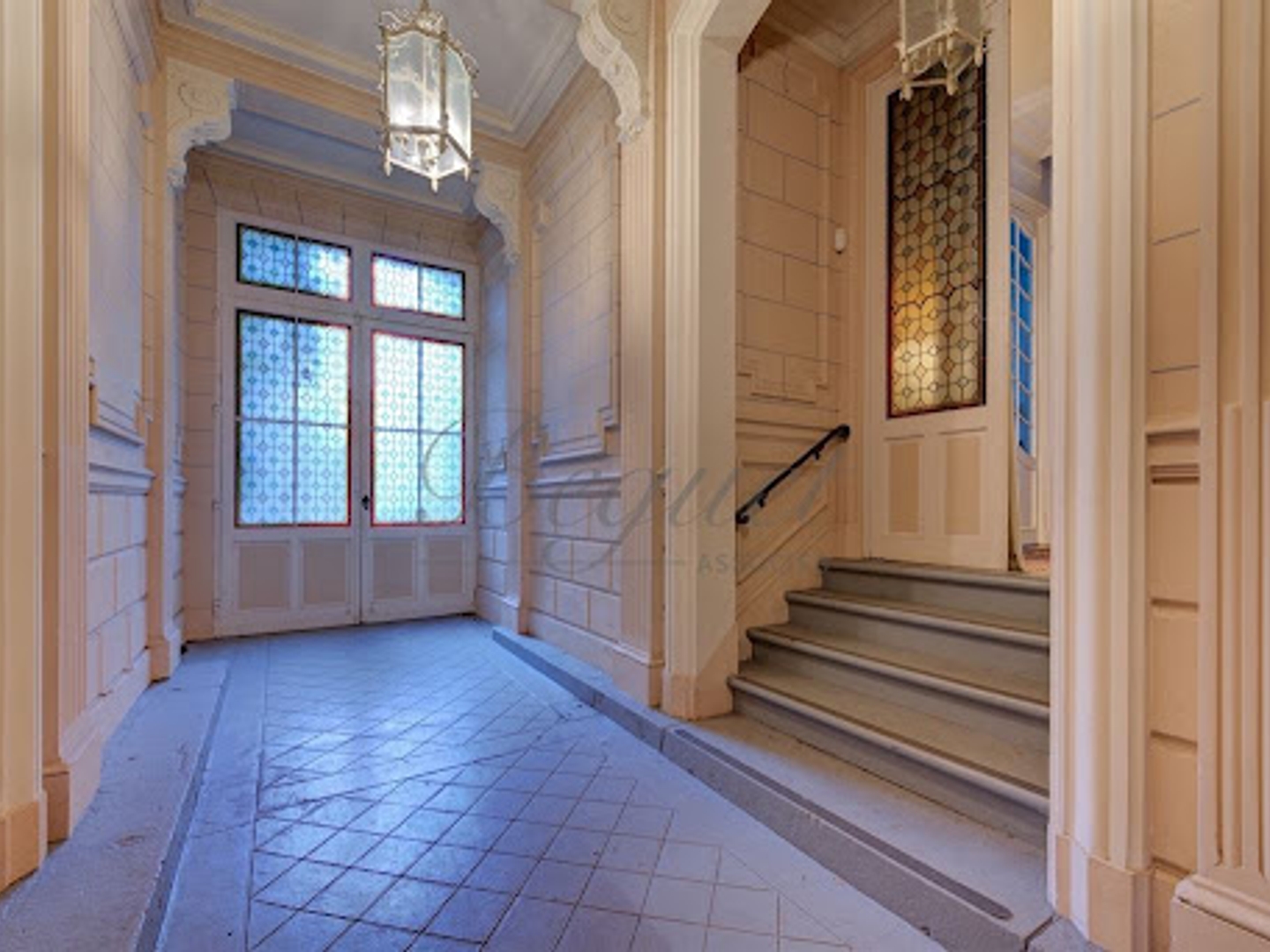 Maison 11 pièces 320 m²