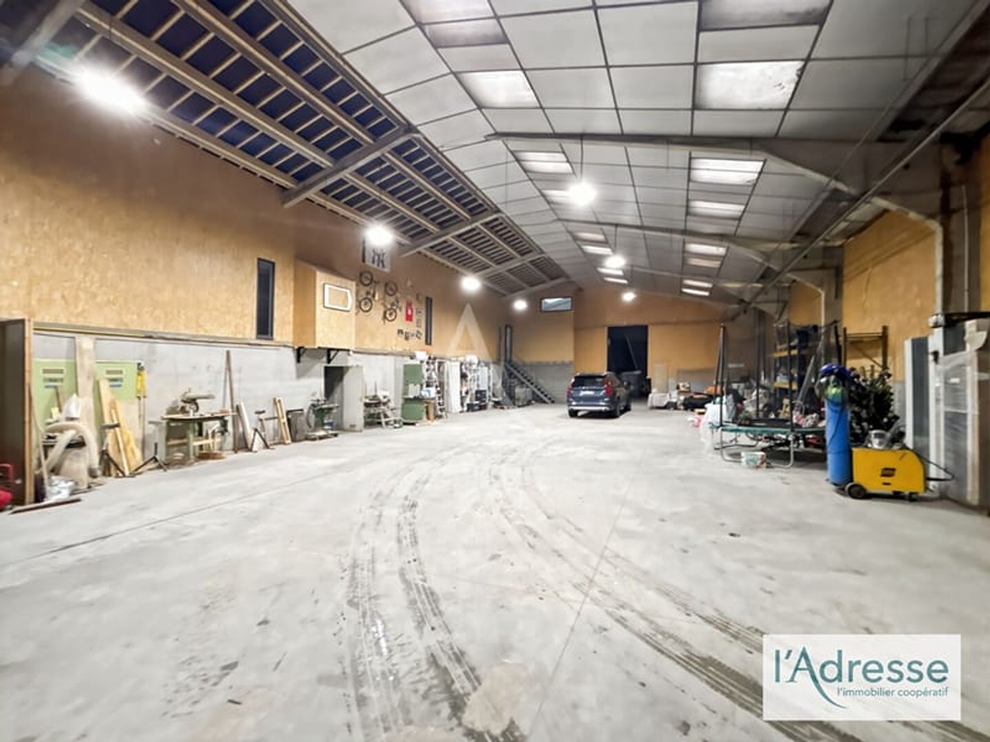 Bureaux 5 pièces 2000 m²