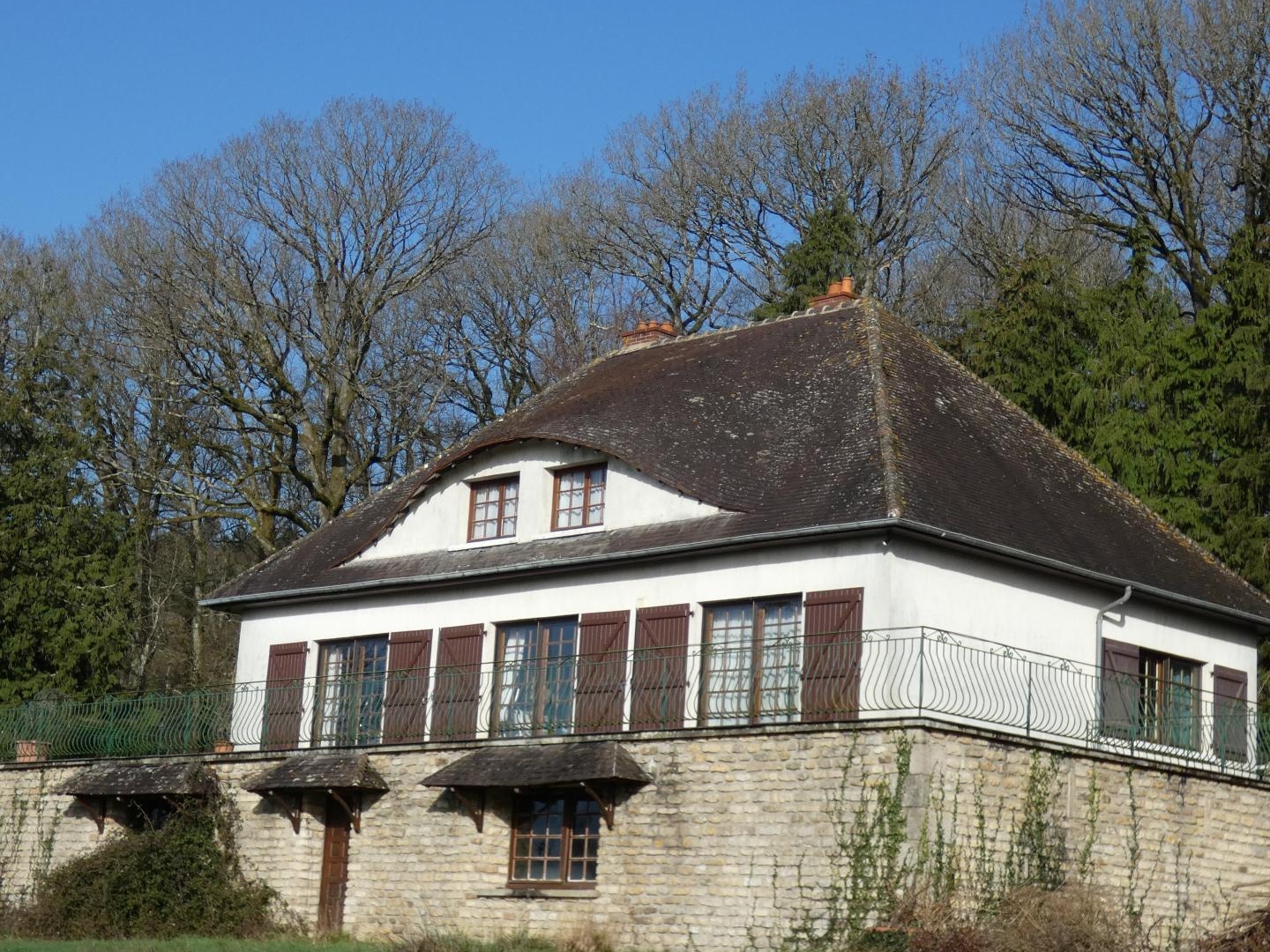 Maison 6 p: 130m2 hab sur 7200m2 de terr à Radon.