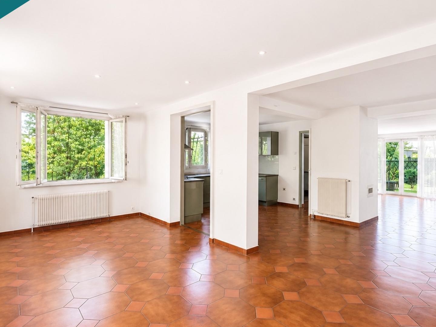 Bureaux à vendre - 7 pièces - 145m2 - Neuilly-Sur-Marne (93330)