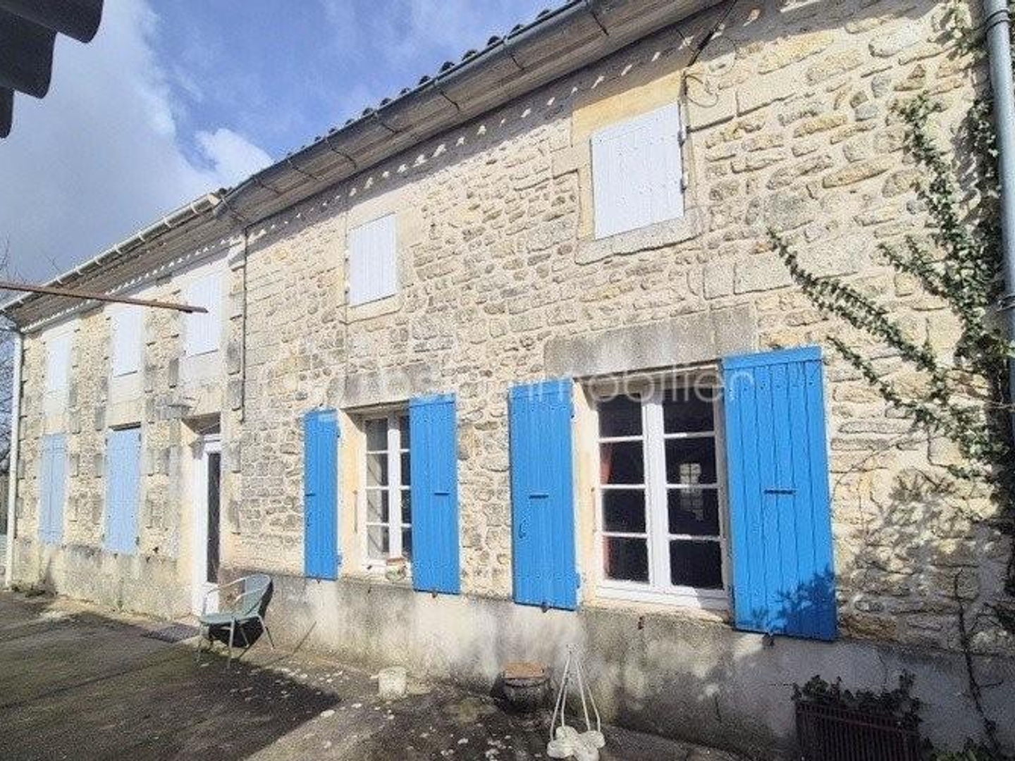 ? MAISON EN PIERRE AVEC DÉPENDANCE POTENTIEL 109 000 € NÉGOCIABLE