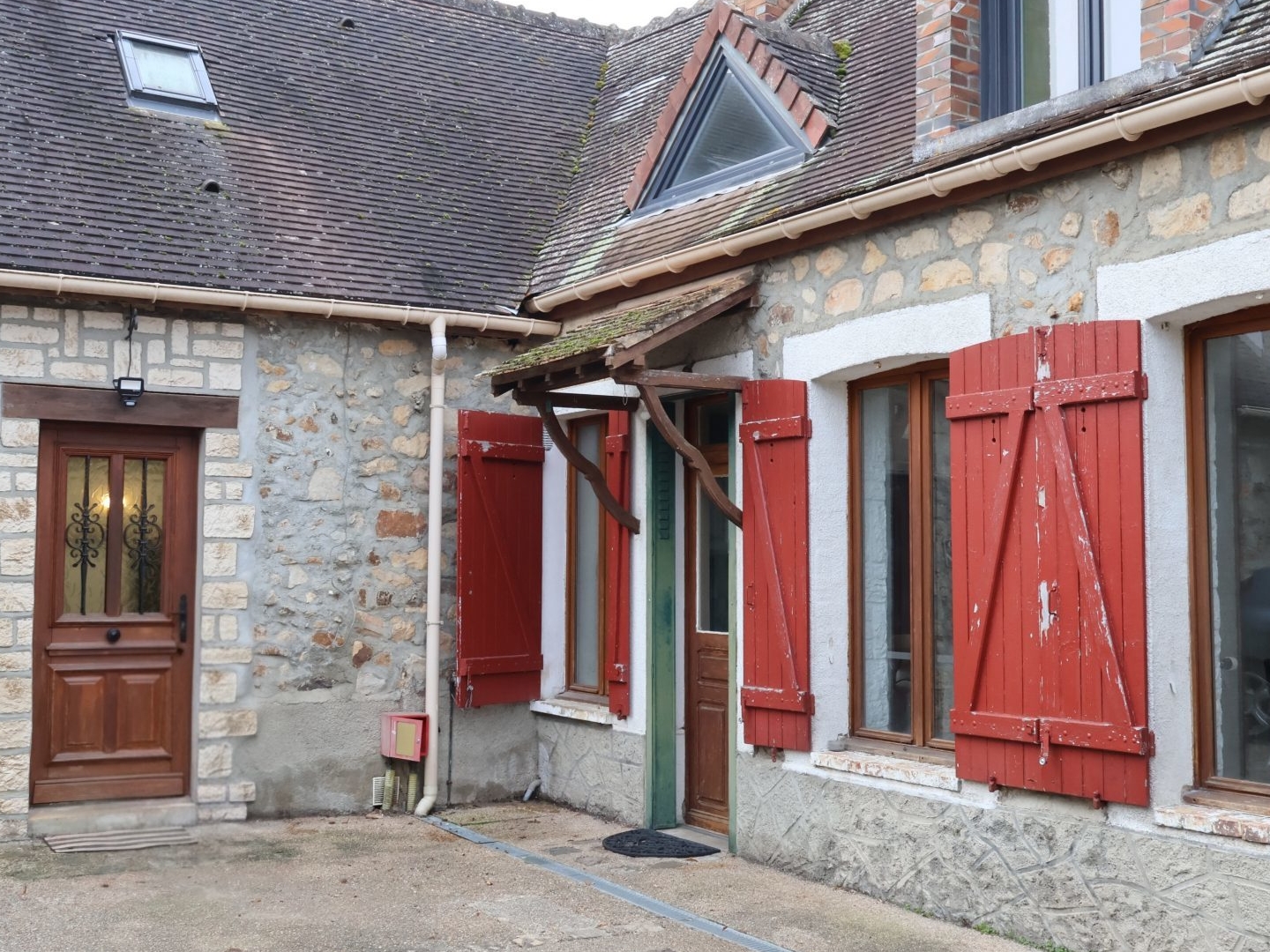 Maison ancienne, beaucoup de carme
