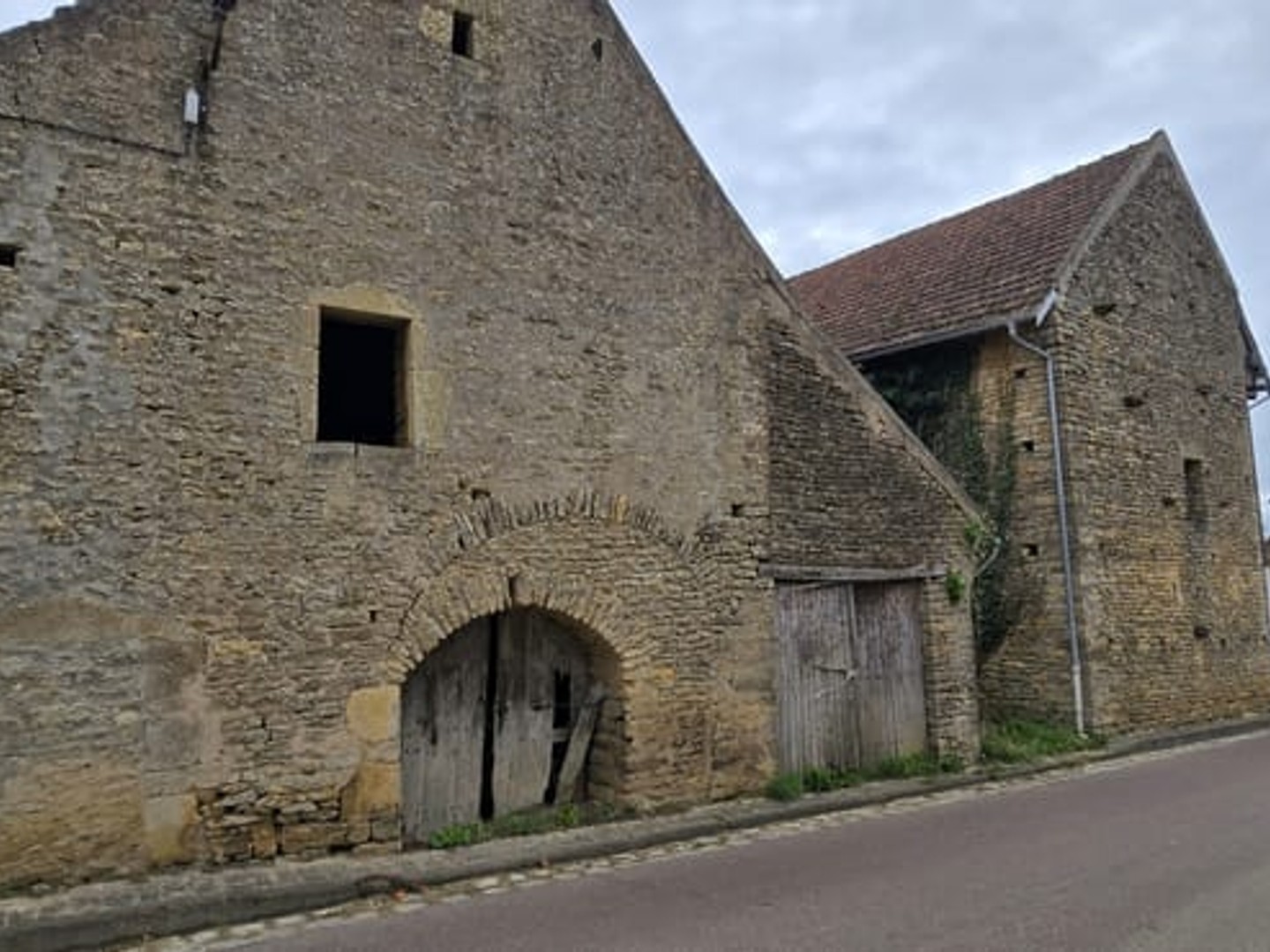 Maison avec appartements 300 m²