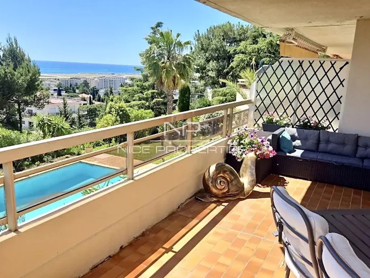 Appartement à vendre - 3 pièces - 77m2 - Nice (06200)