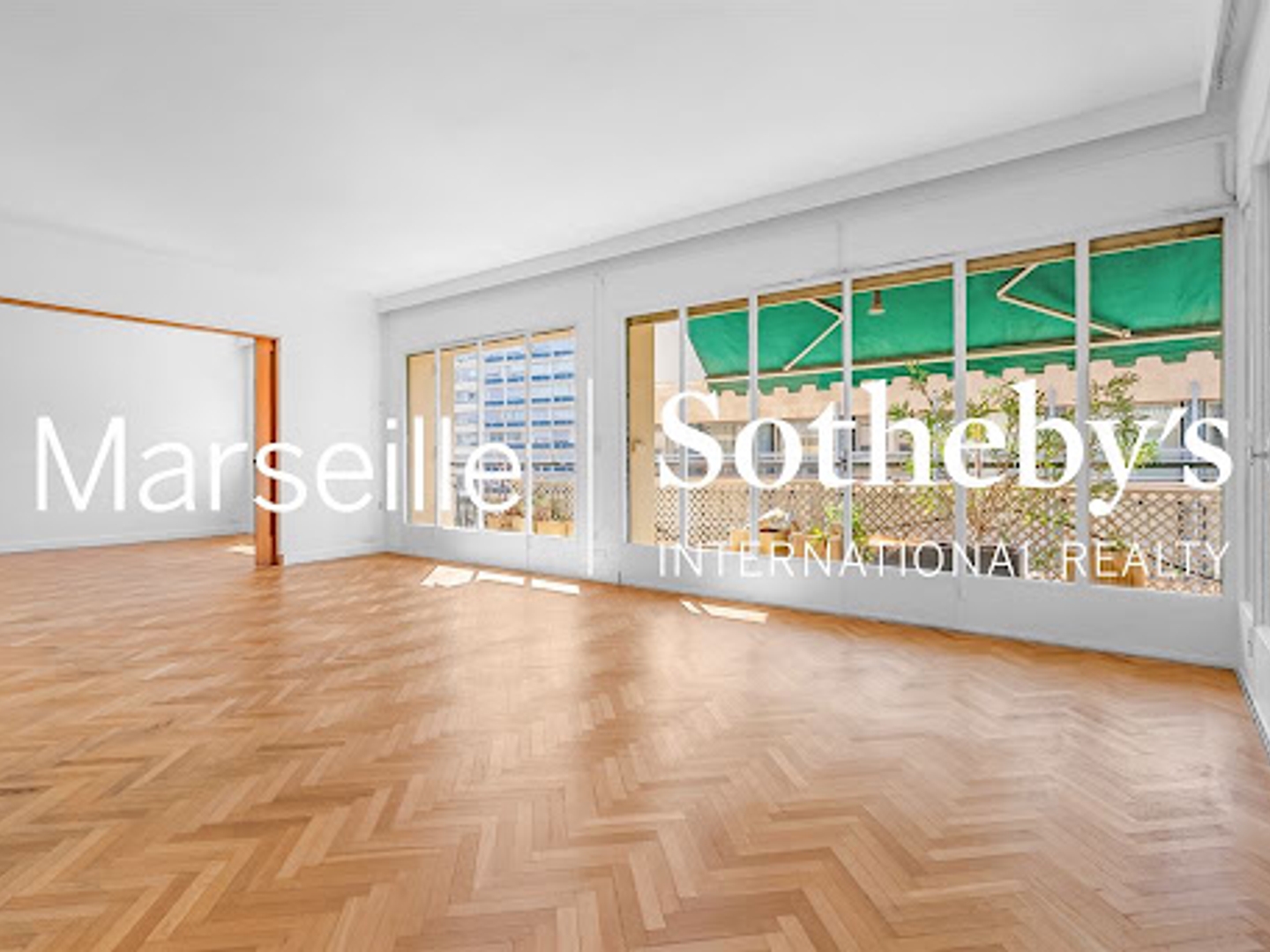 Appartement à vendre - 5 pièces - 204m2 - Marseille 8e (13008)