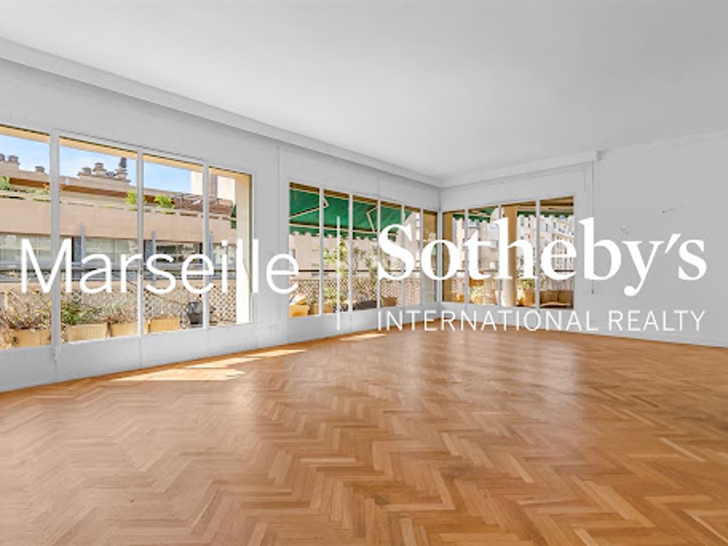 Appartement à vendre - 5 pièces - 204m2 - Marseille 8e (13008)