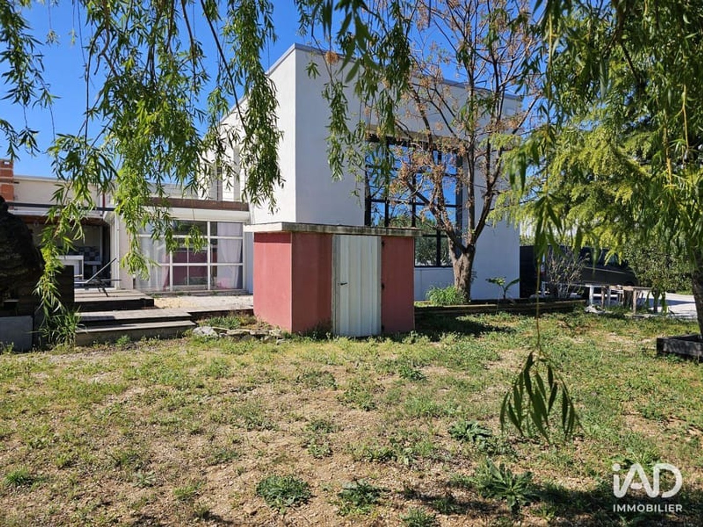 Immeuble commercial 3 pièces 400 m²