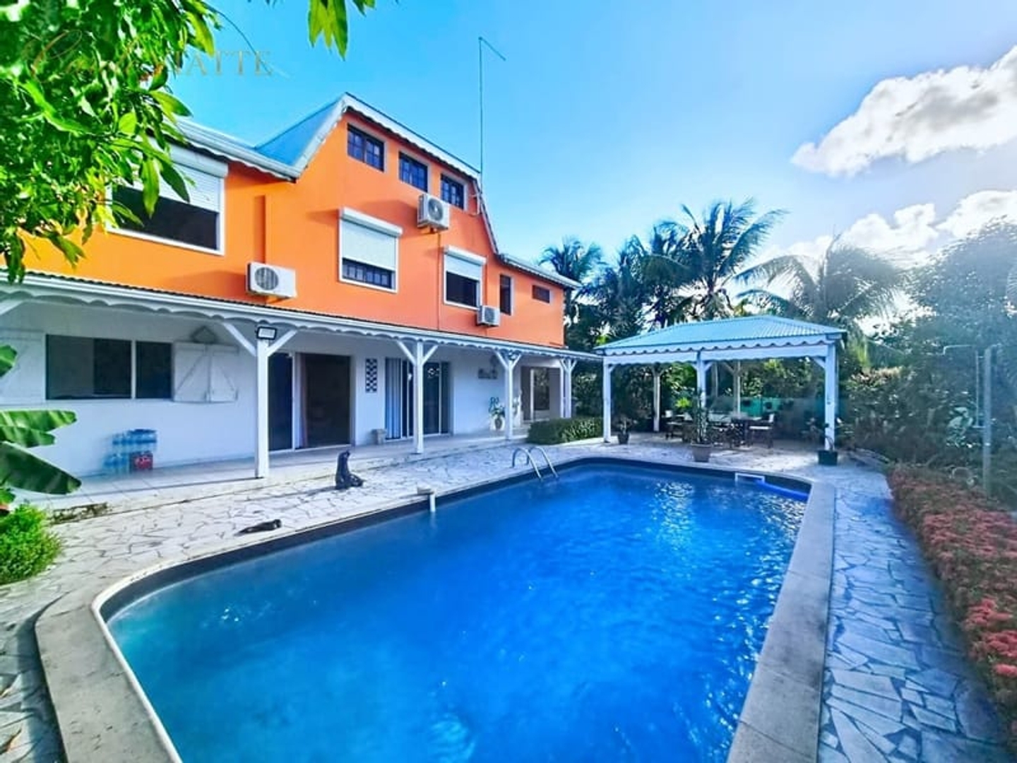Maison à vendre - 7 pièces - 235m2 - Saint-François (97118)