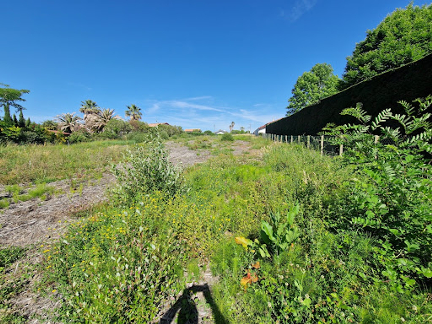 Terrain 673 m²