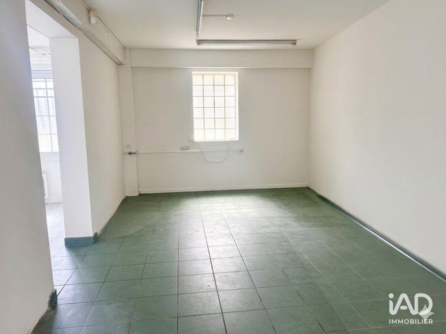 Magasin à vendre - 87m2 - Nozay (91620)