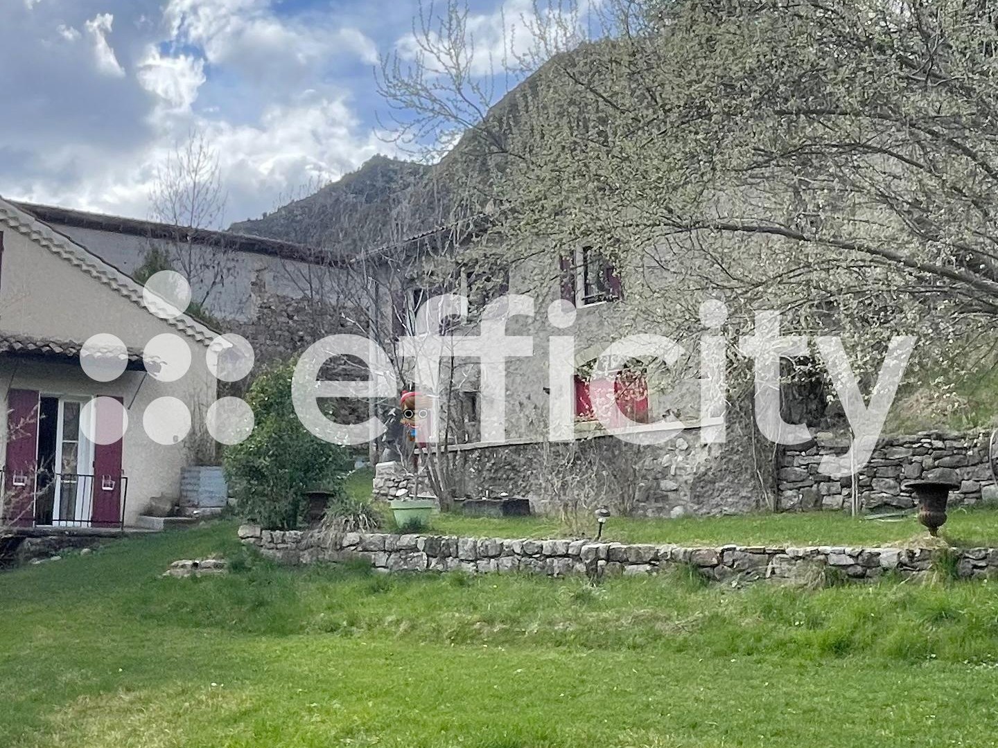 Maison 9 pièces 226 m²