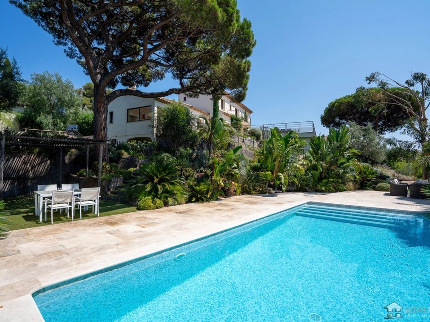 Maison à vendre - 6 pièces - 250m2 - Sainte-Maxime (83120)