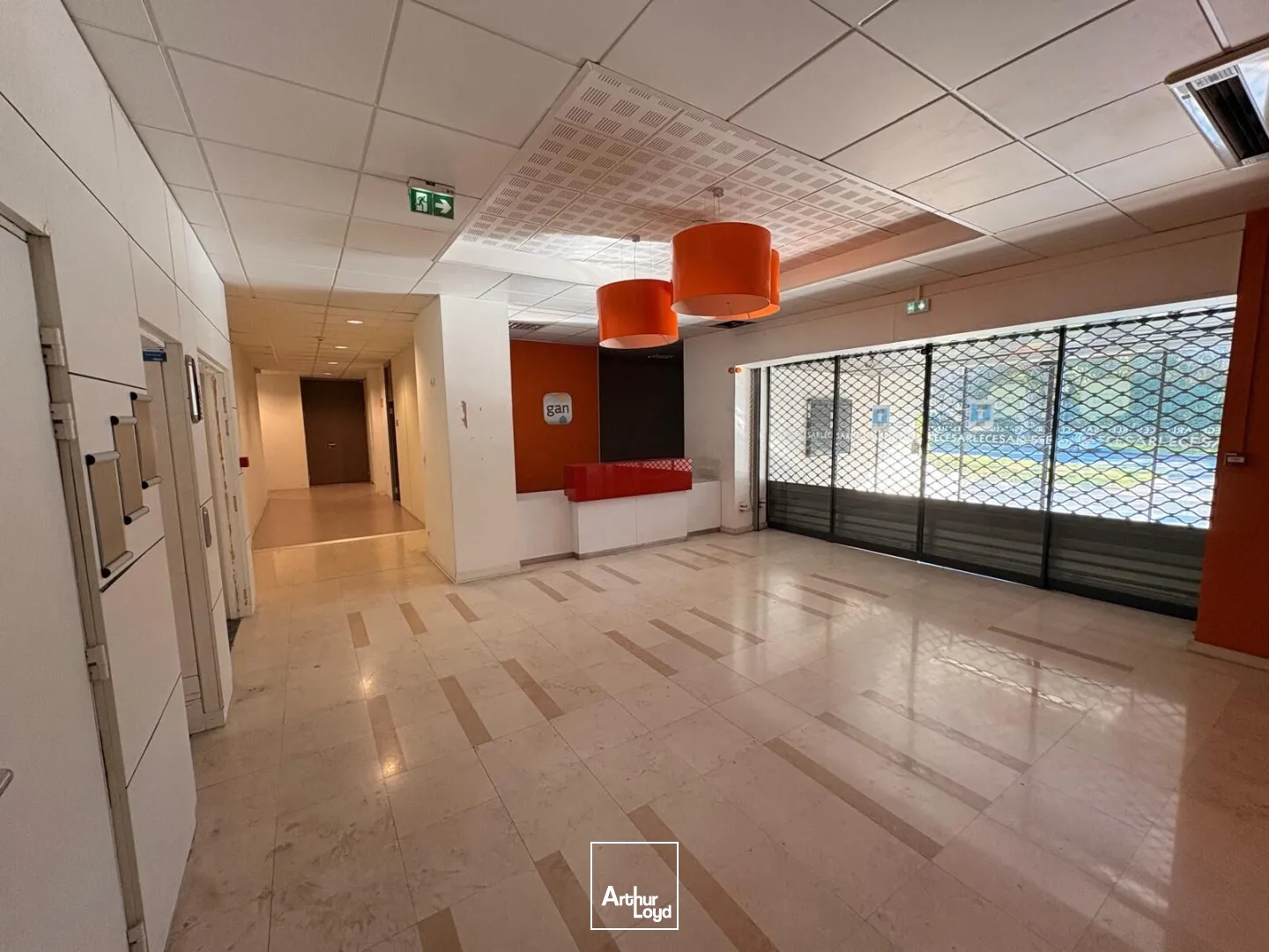 Immeuble à vendre - 2729m2 - Marseille 8e (13008)