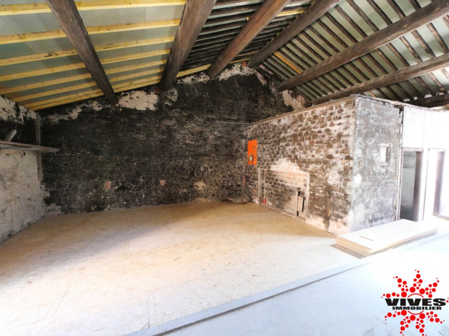 Parking / garage / box à vendre - 120m2 - Montouliers (34310)