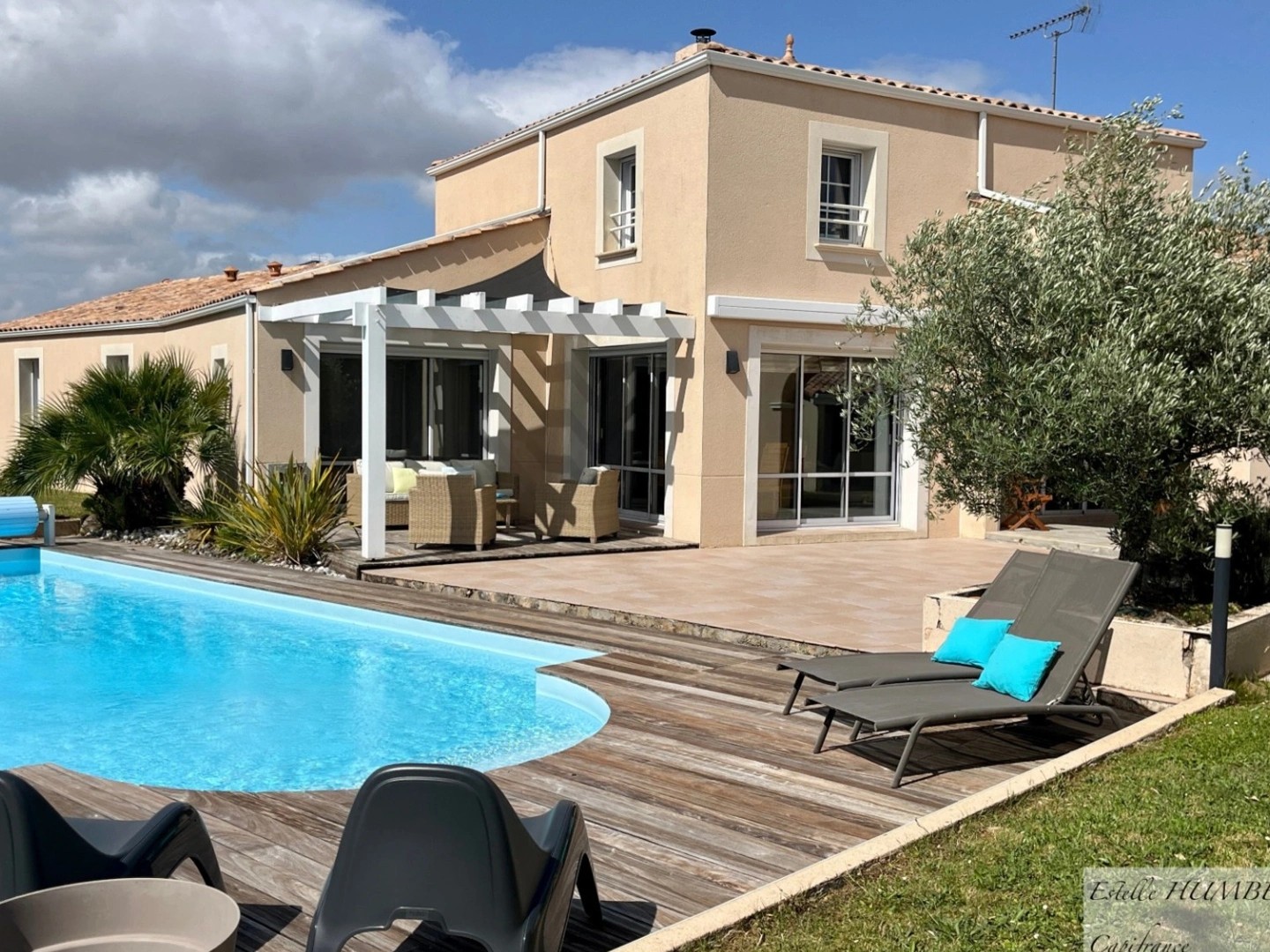 Maison 6 pièces 210 m²