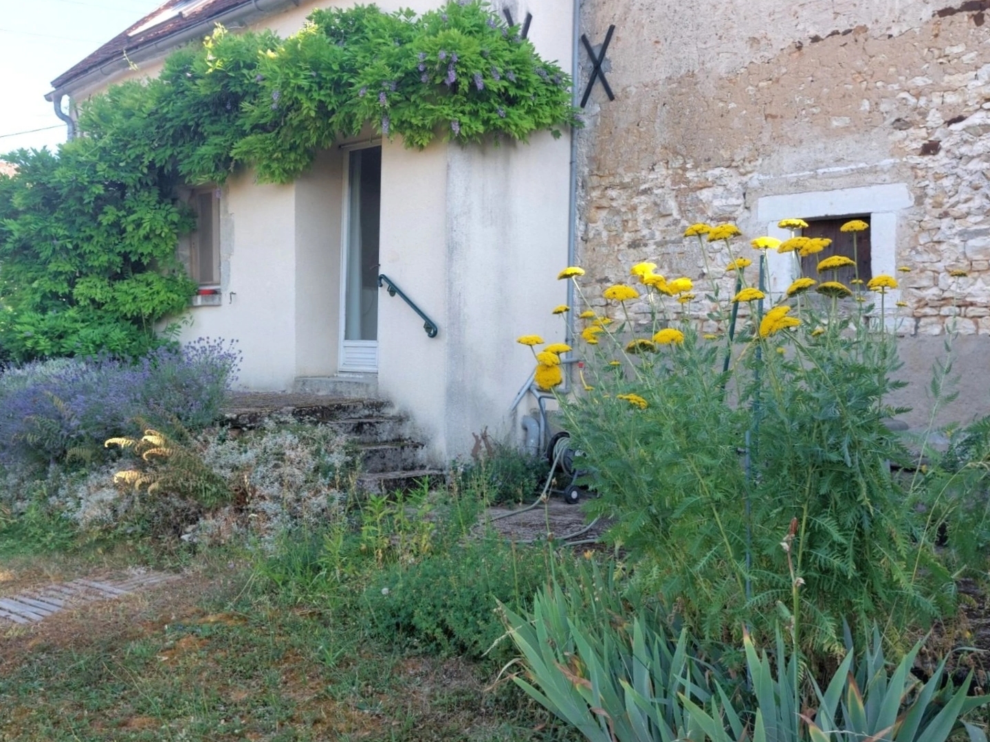 Maison en Pierre avec des Belles pièces lumineuses et des superbes volumes