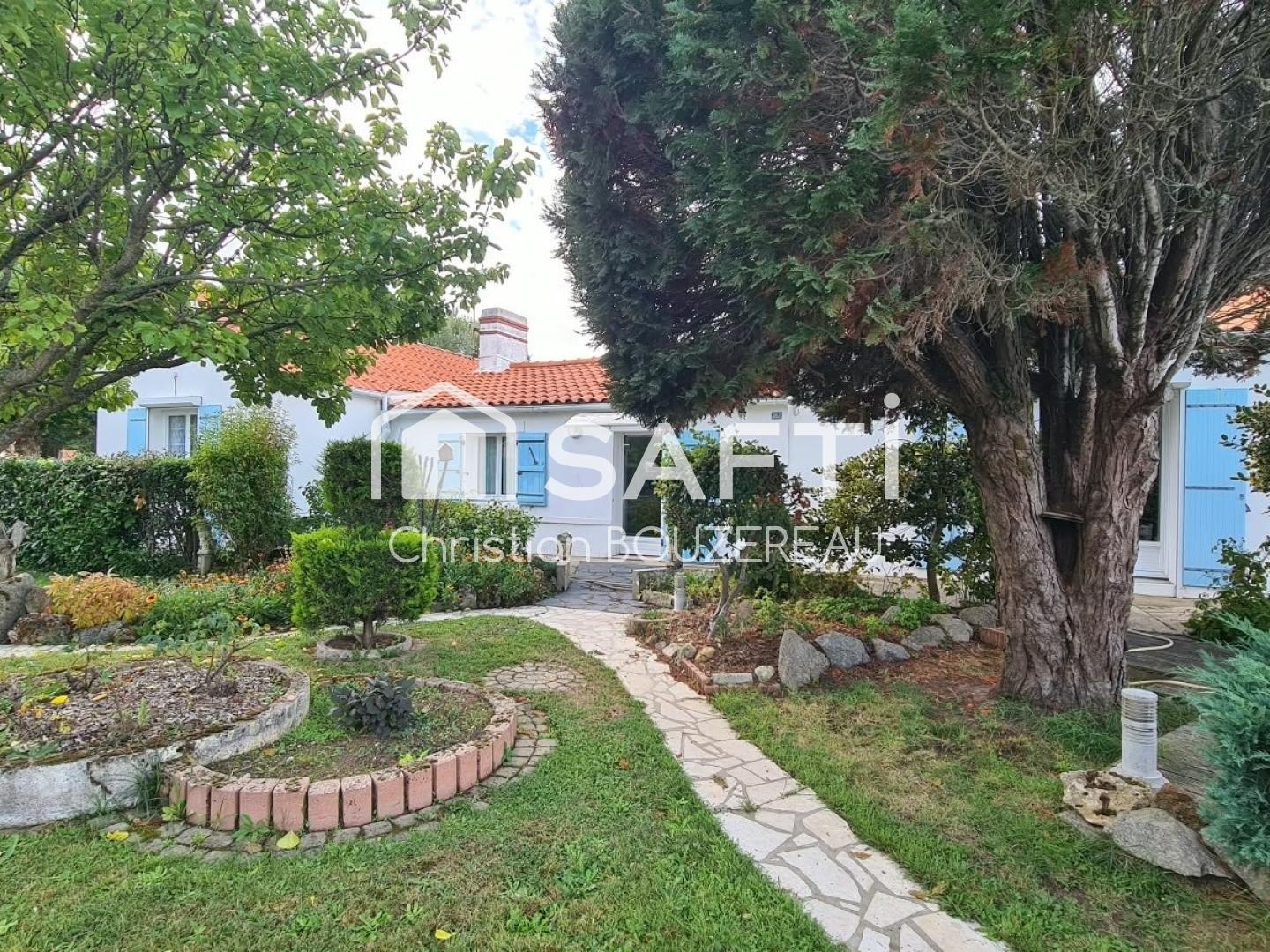A Saint-Jean-de-Monts, propriété familiale avec studio et dépendances