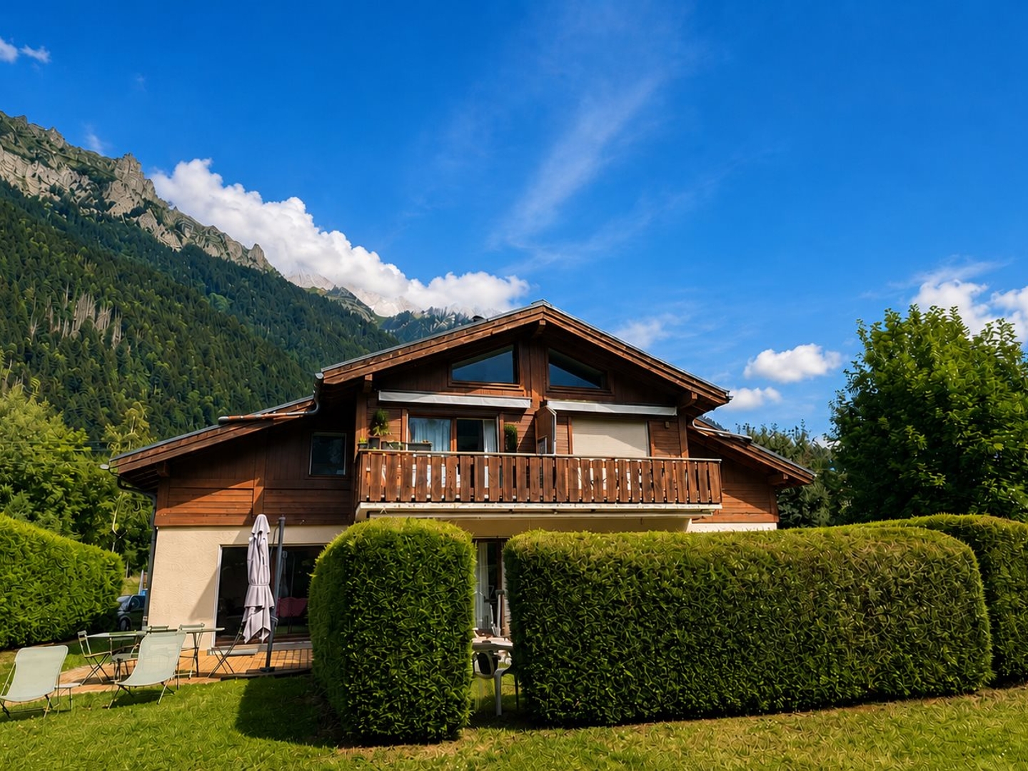 CHAMONIX - T3 avec jardin privatif, vue Mont-Blanc, garage et stationnement