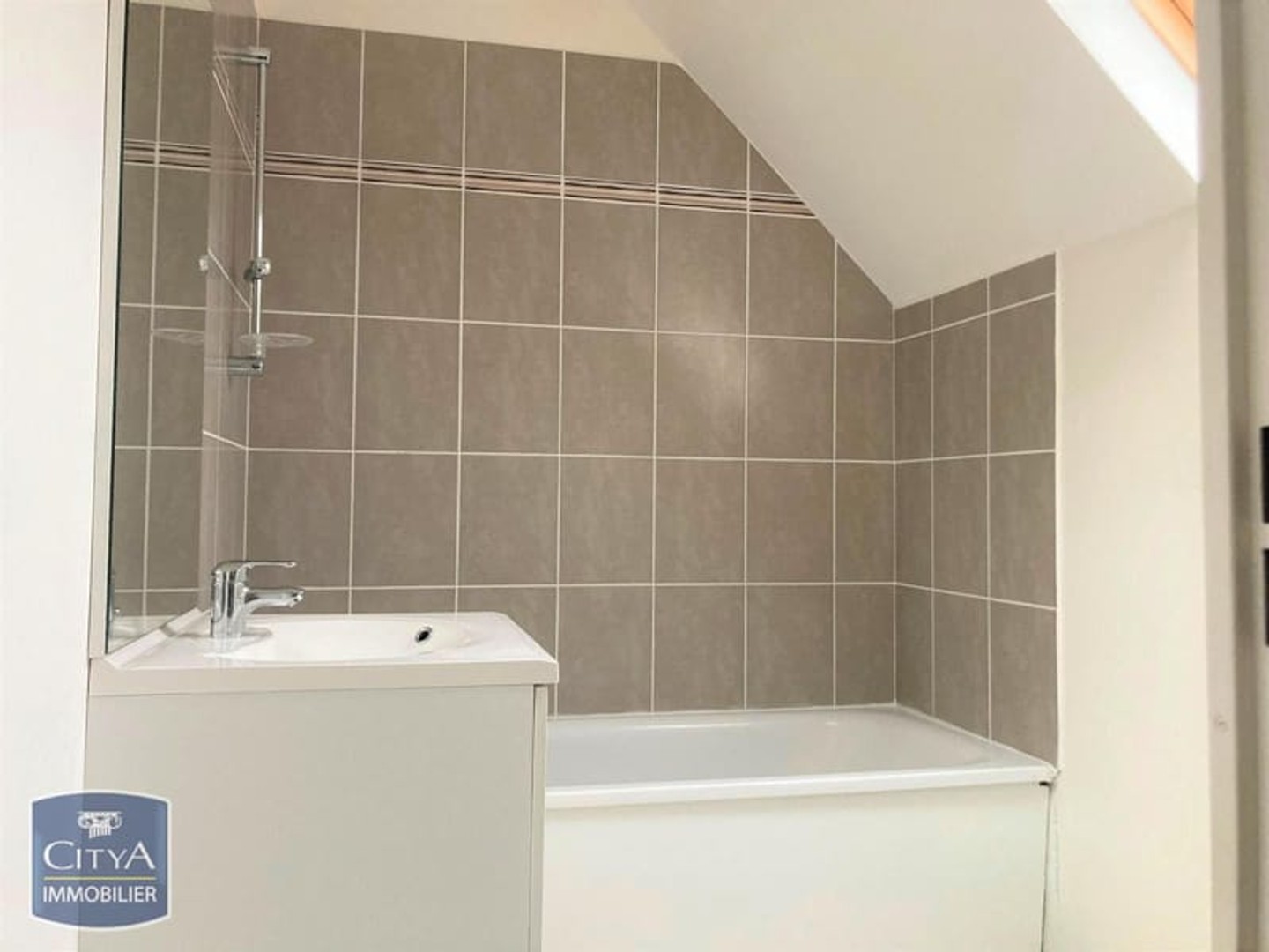 Maison à vendre - 2 pièces - 47m2 - La Rivière-Saint-... (14600)