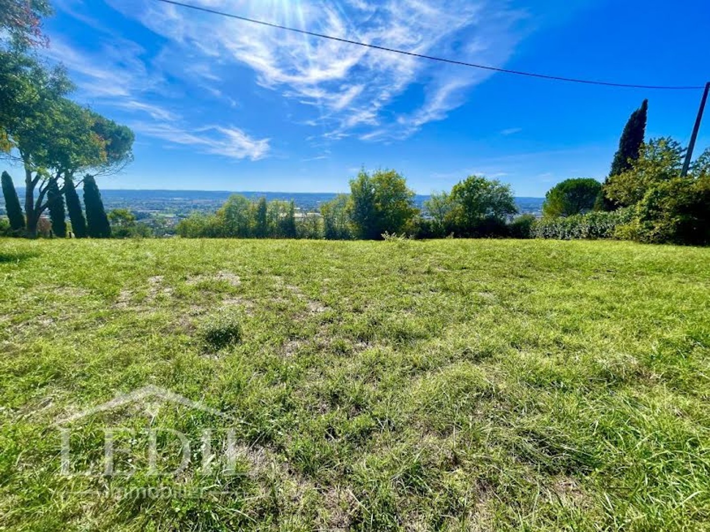 Terrain 2500 m²