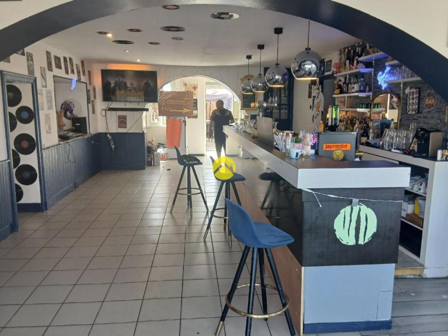 Magasin à vendre - 4 pièces - 120m2 - Beffes (18320)