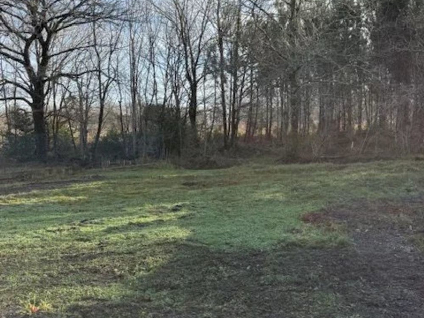 Terrain viabilisé à bâtir de 932 m² à Salles