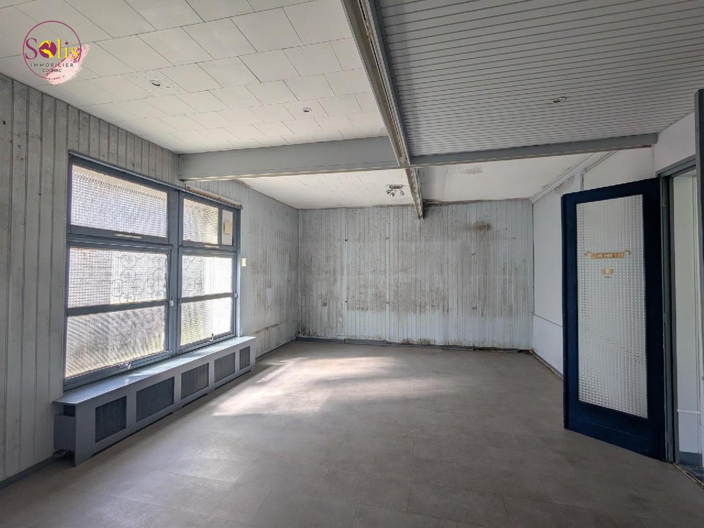 Local professionnel 176 m²