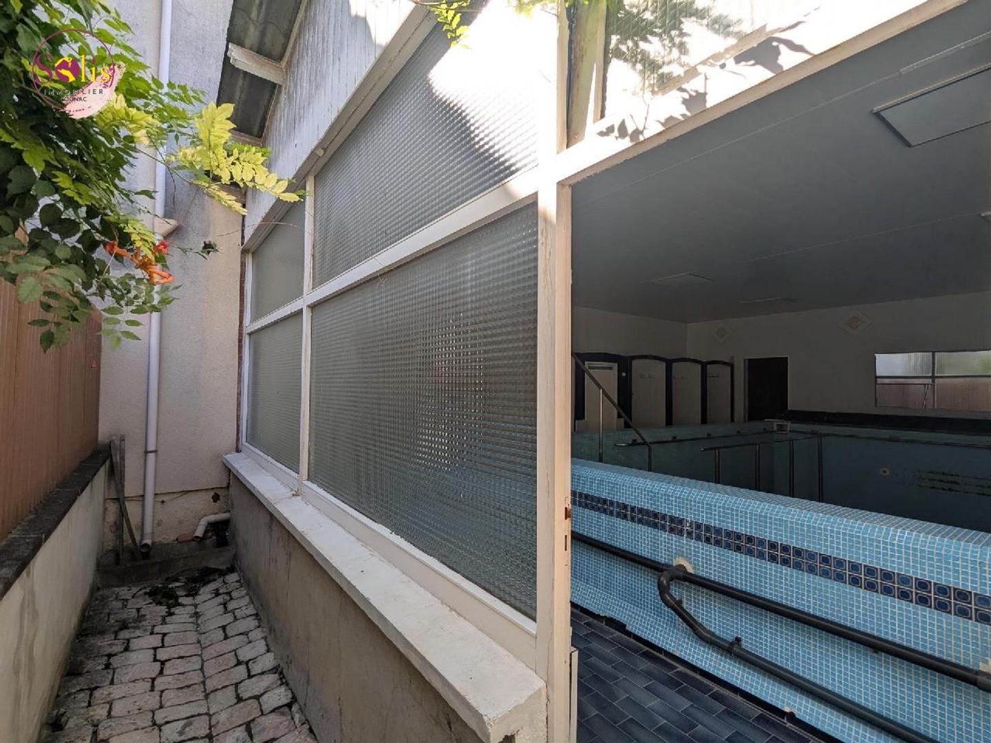 Locaux à vendre - 176m2 - Cognac (16100)