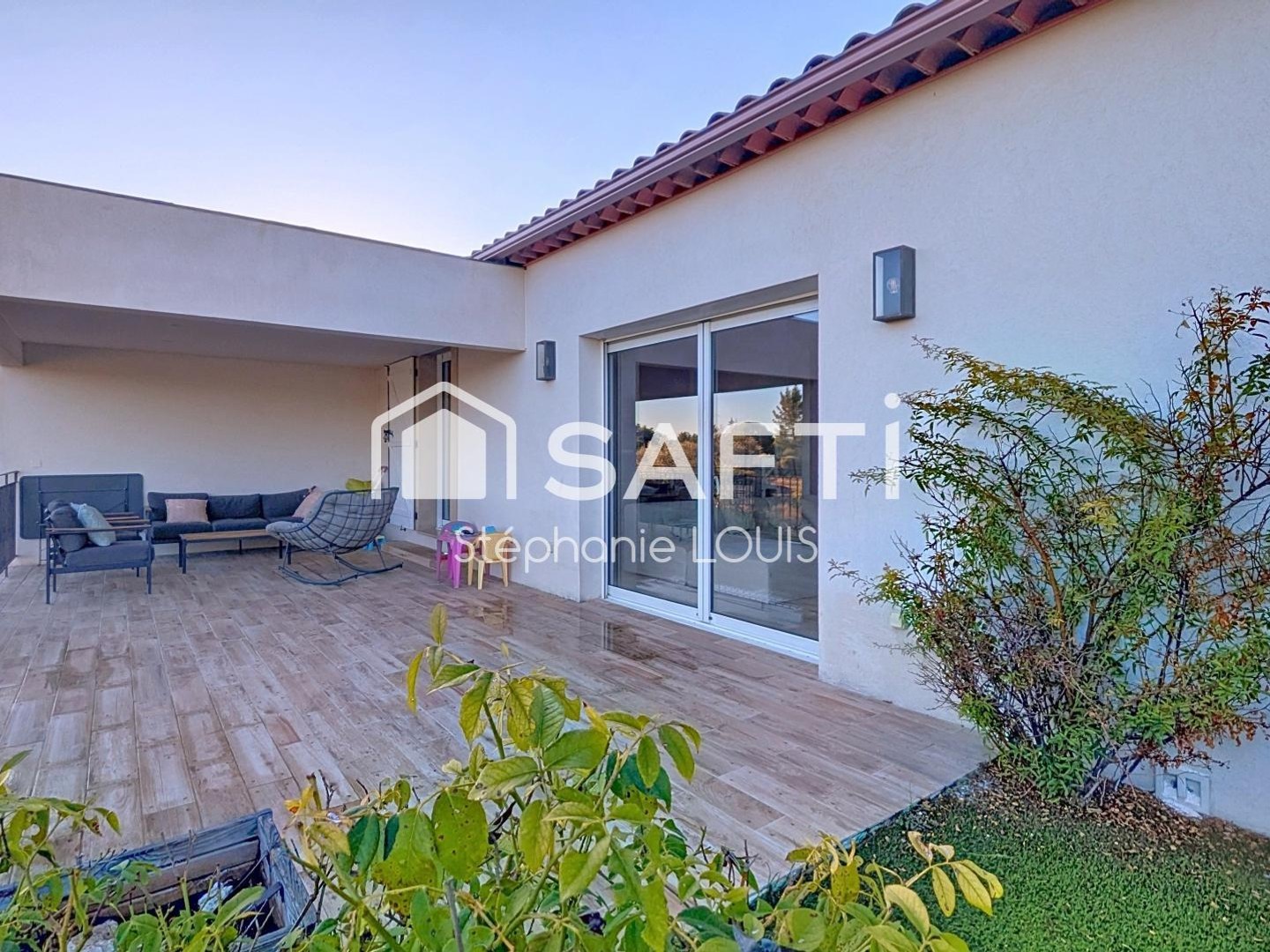 LORGUES VILLA NEUVE BELLES PRESTATIONS