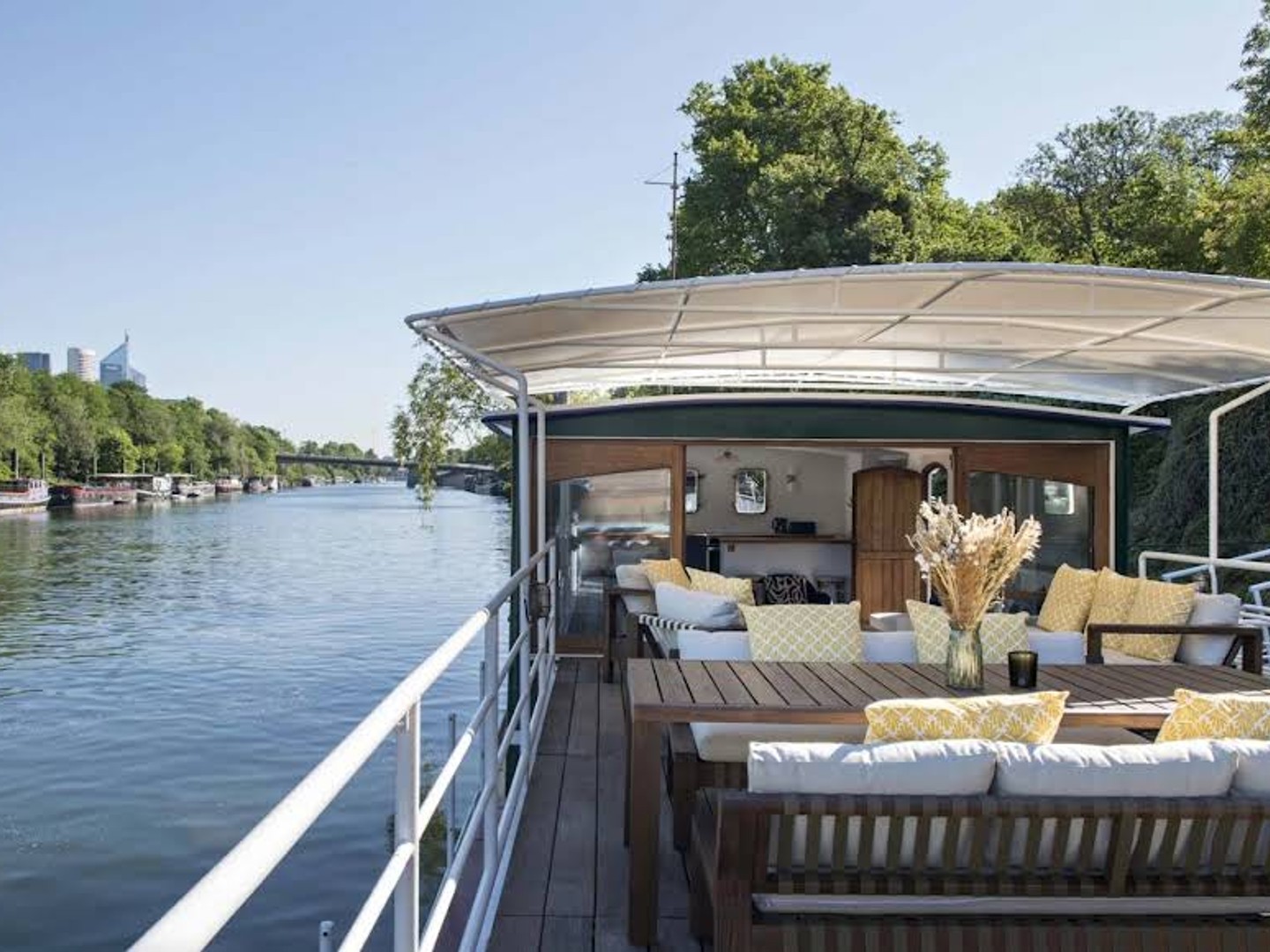Péniche 6 pièces 215 m²