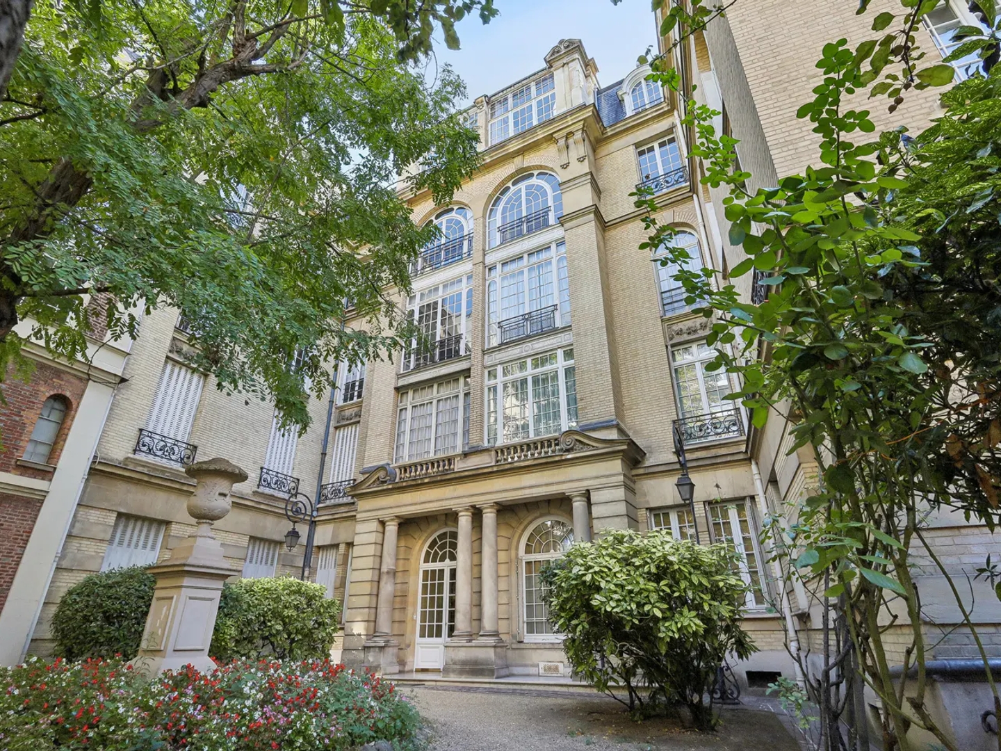 Appartement à vendre - 7 pièces - 224m2 - Paris 16e (75016)