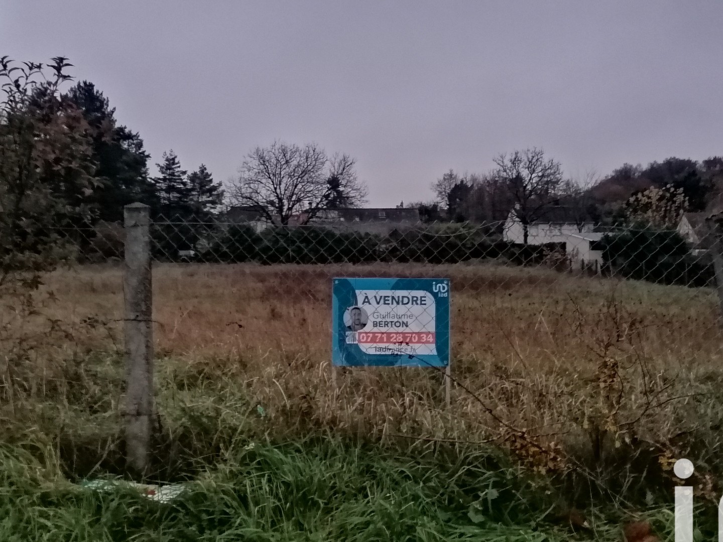 Terrain 1803 m²